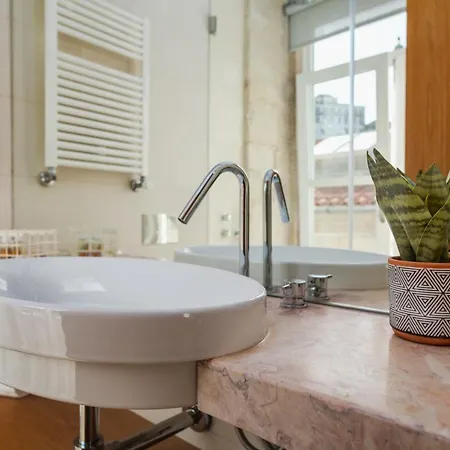 Victoria Luxury Apartment, Historic House Downtown דירה