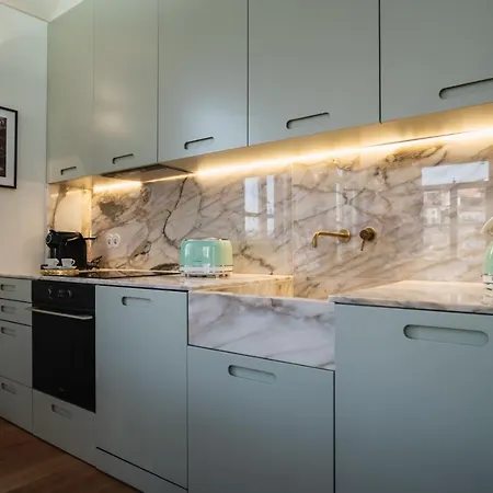 Victoria Luxury Apartment, Historic House Downtown * פורטו