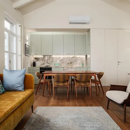 Victoria Luxury Apartment, Historic House Downtown شقة