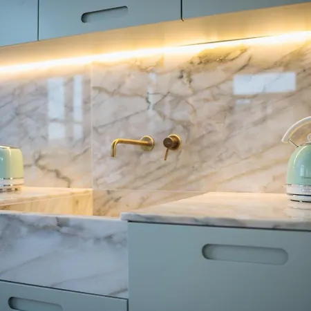 Victoria Luxury Apartment, Historic House Downtown شقة