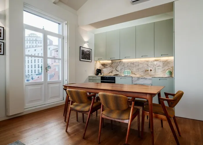 Lejlighed Victoria Luxury Apartment, Historic House Downtown *