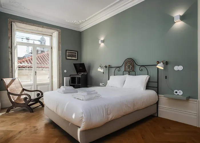 Lejlighed Victoria Luxury Apartment, Historic House Downtown *