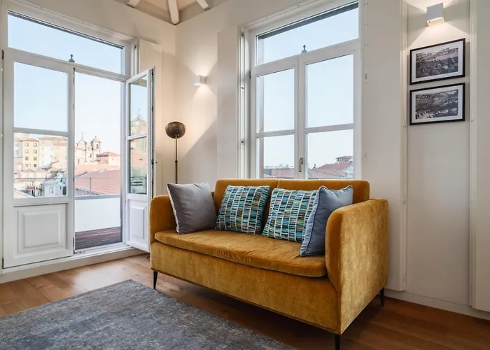 Victoria Luxury Apartment, Historic House Downtown