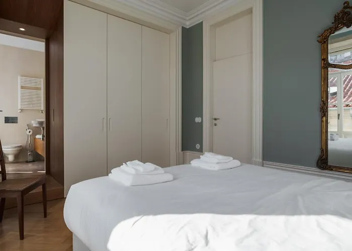 Victoria Luxury Apartment, Historic House Downtown