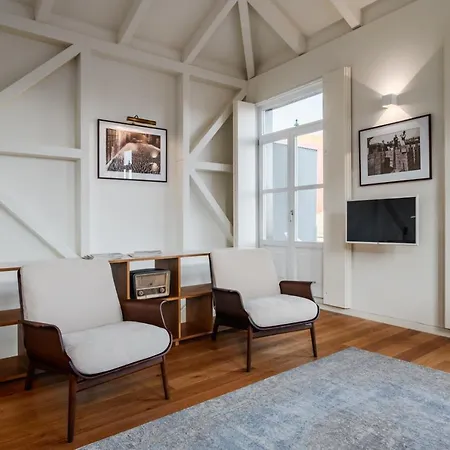 Lejlighed Victoria Luxury Apartment, Historic House Downtown *