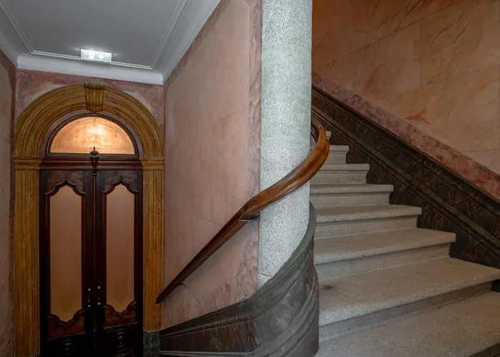 Victoria Luxury Apartment, Historic House Downtown *