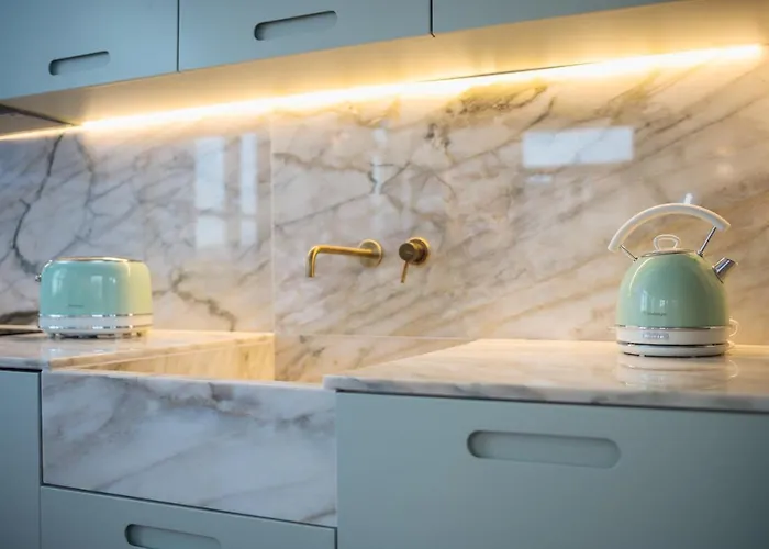 Victoria Luxury Apartment, Historic House Downtown شقة